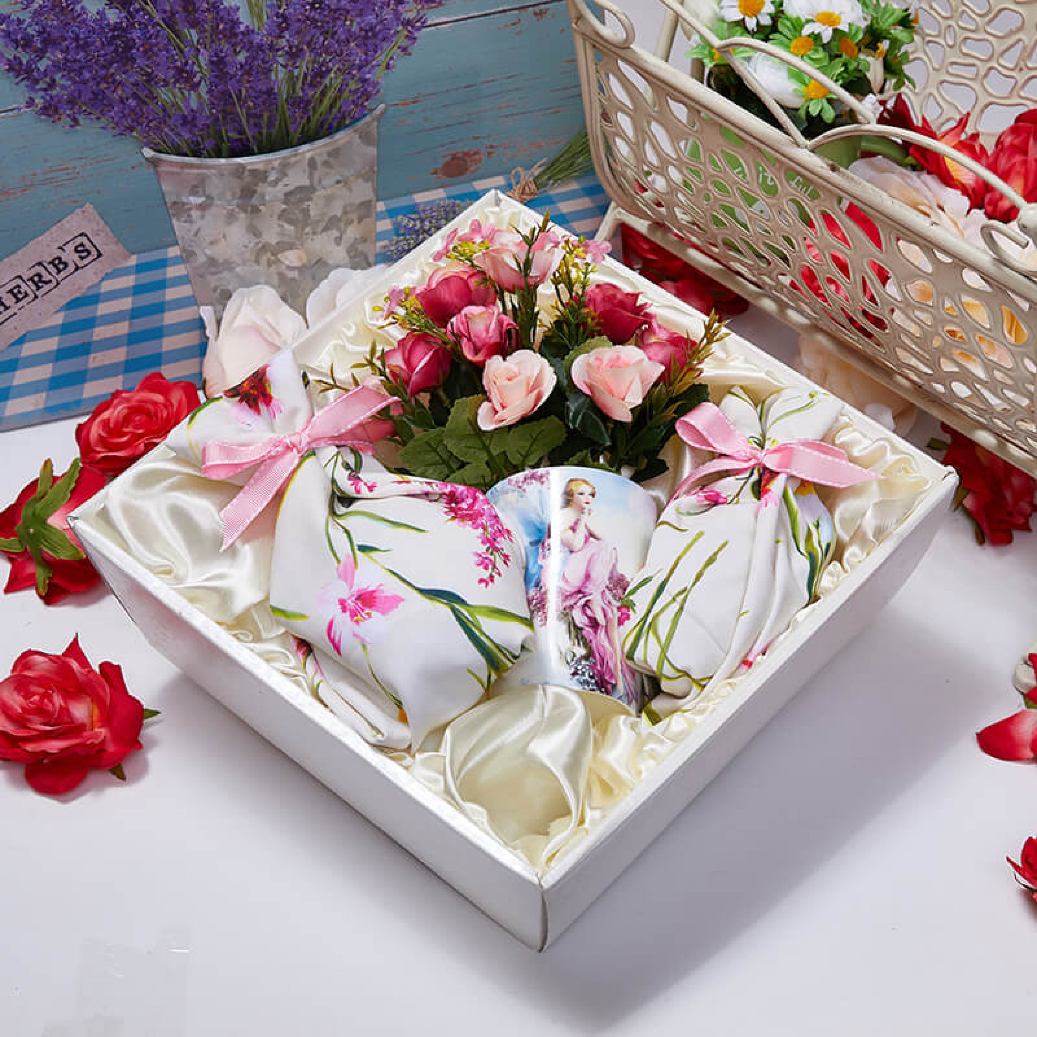 Сладкий подарочный набор с чаем «Живопись»