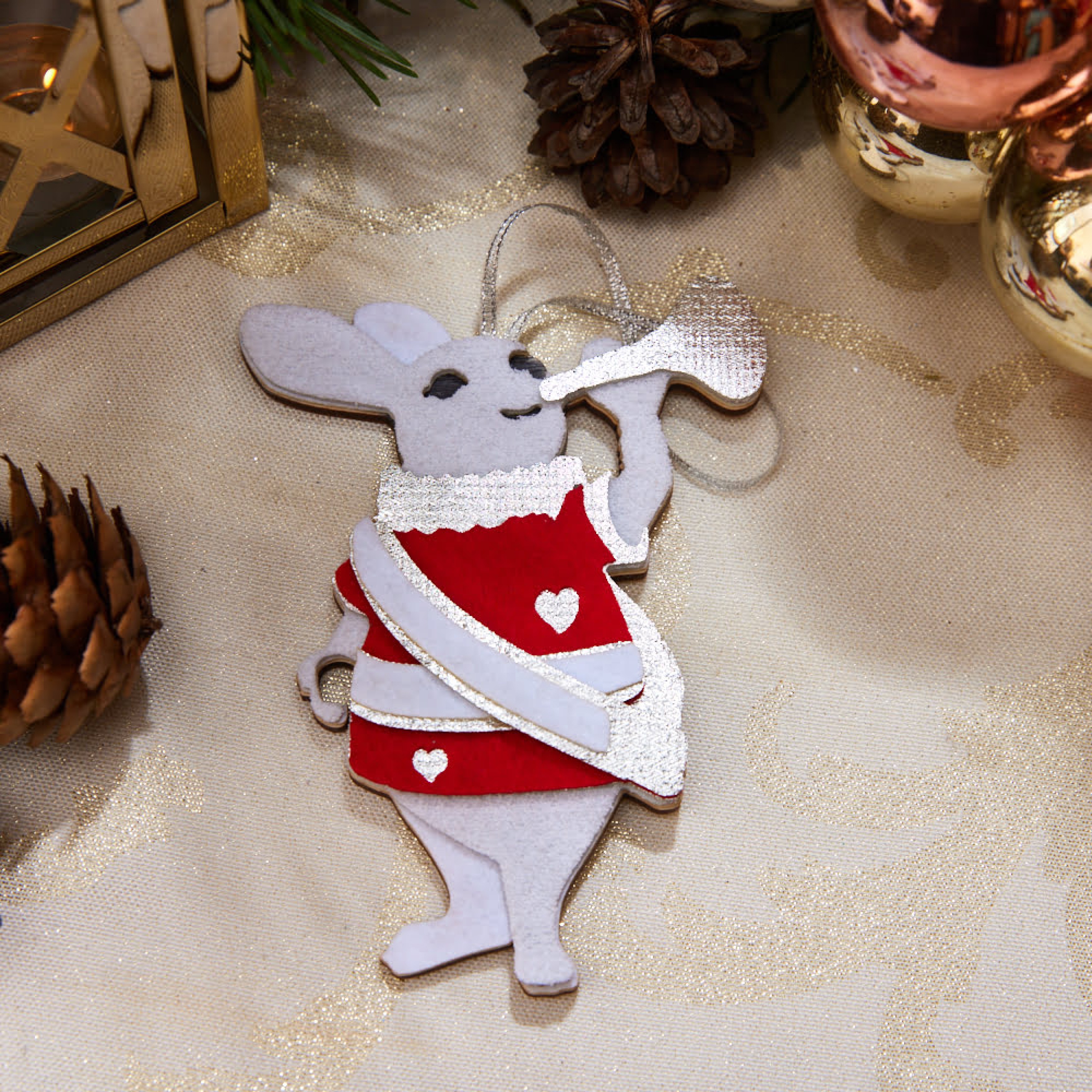 игрушка ручной работы «Червовый кролик»