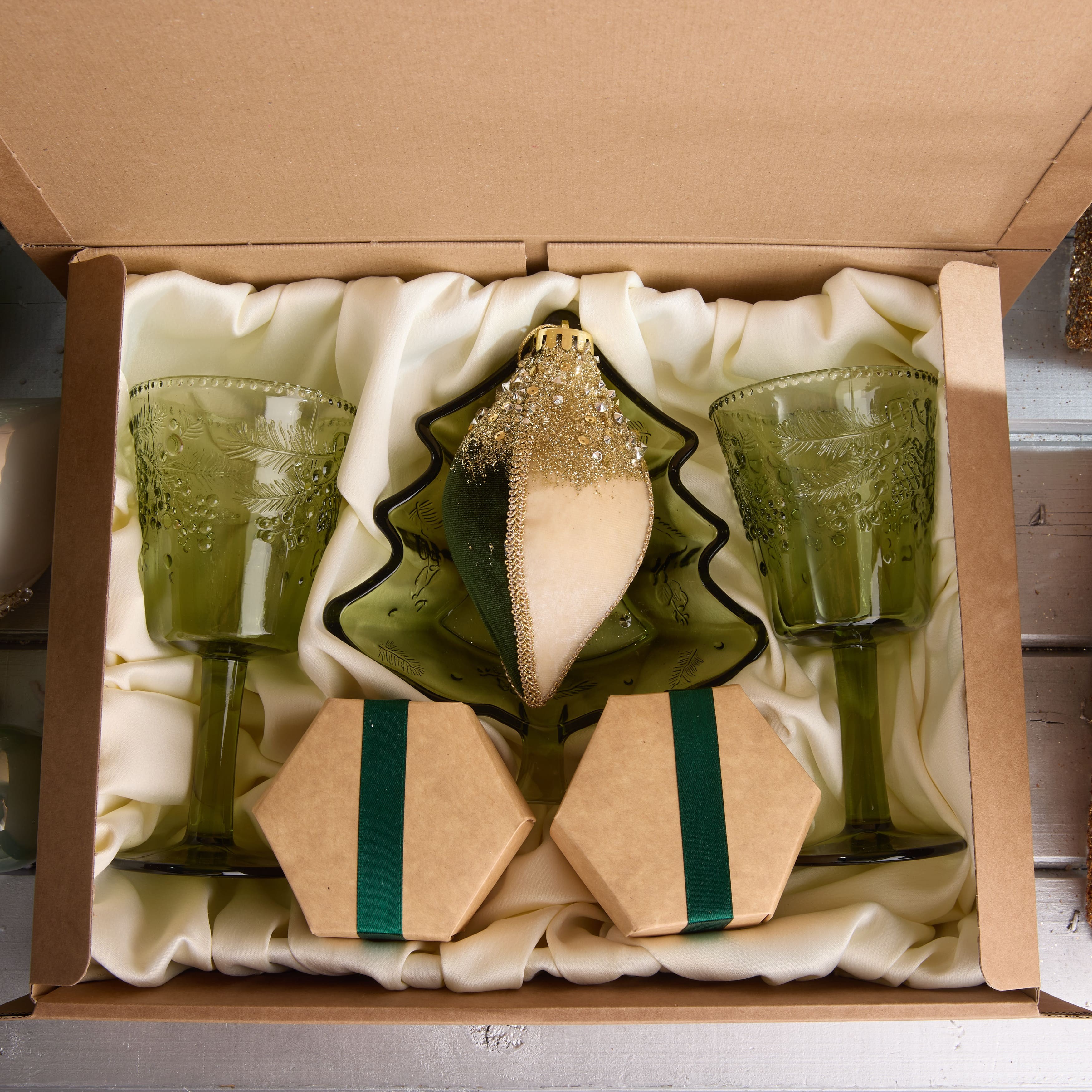 Подарочный набор "ЗАСНЕЖЕННЫЕ ВЕТВИ"