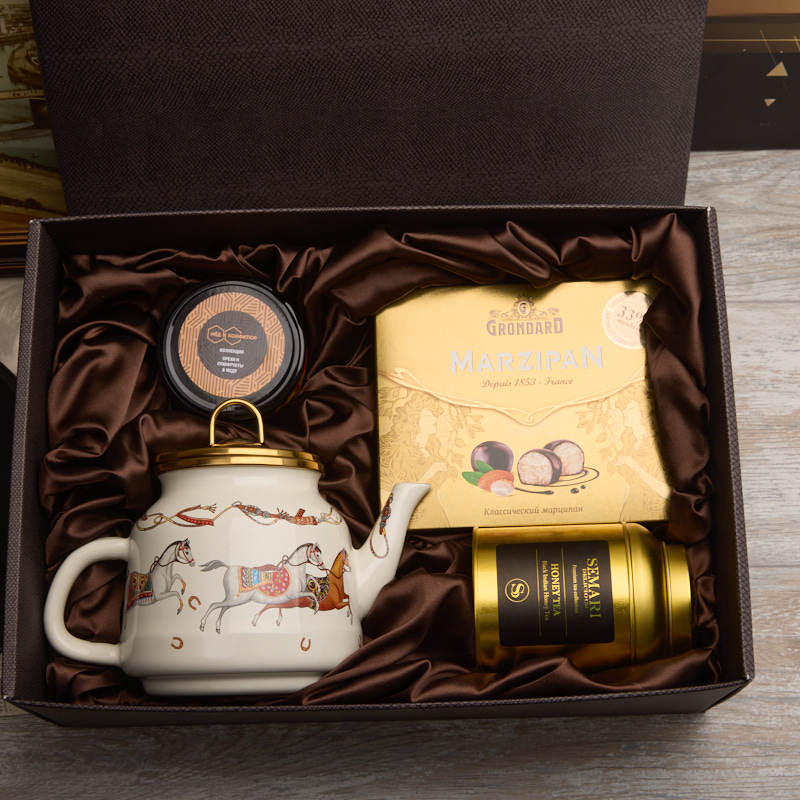 Подарочный набор "Праздничный гурман"