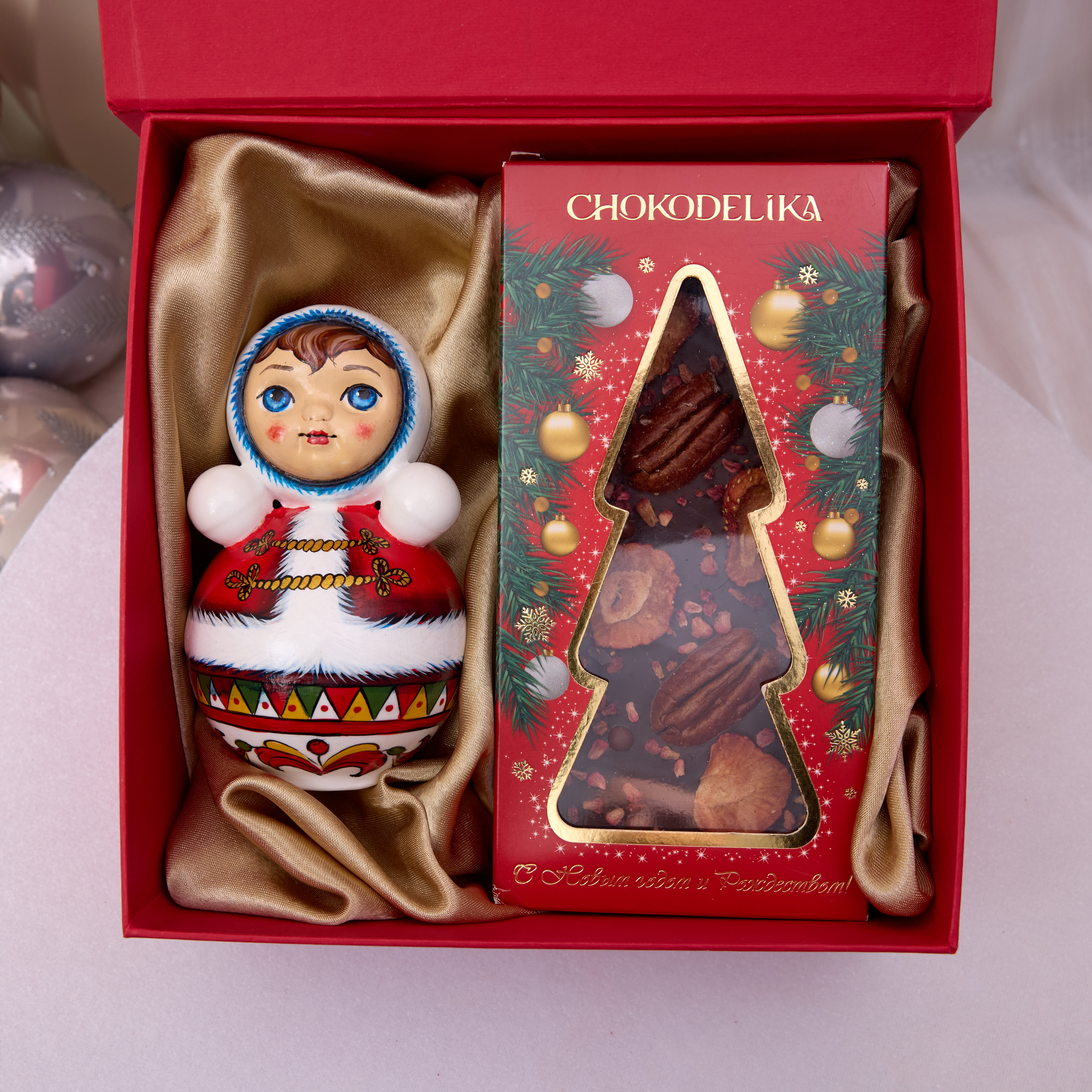 КРАСНА ДЕВИЦА